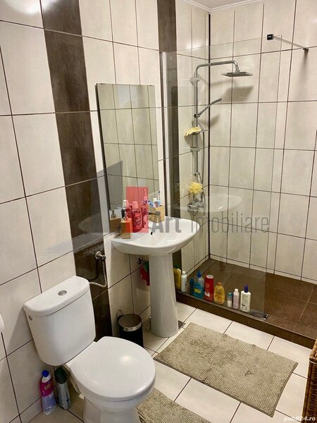 Doua camere tip duplex, 46,5 mp, mansardat, cu balcon si pod individual.