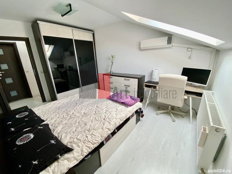 Doua camere tip duplex, 46,5 mp, mansardat, cu balcon si pod individual.