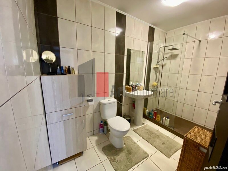 Doua camere tip duplex, 46,5 mp, mansardat, cu balcon si pod individual.